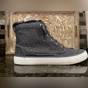 NWOT Sperry Shoes with fur 8.5